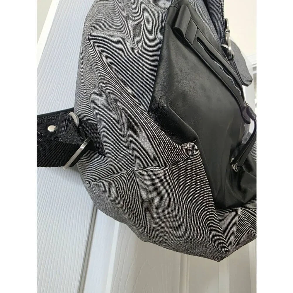 Lululemon Kickin' It Backpack Black / Slate / Black $118